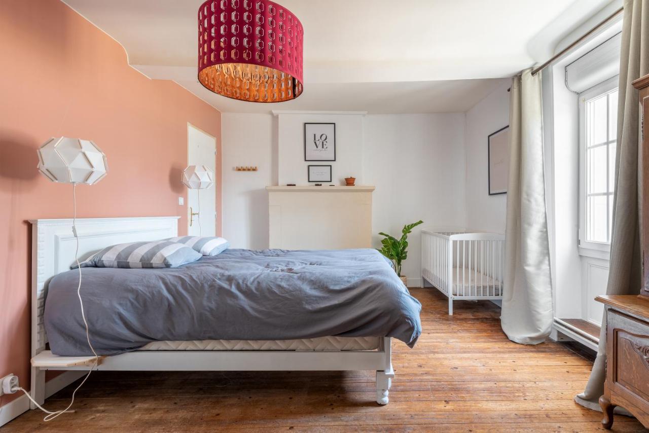 L'Escalier Rouge - Maison Renovee Avec Cour Luc-sur-Mer Eksteriør billede